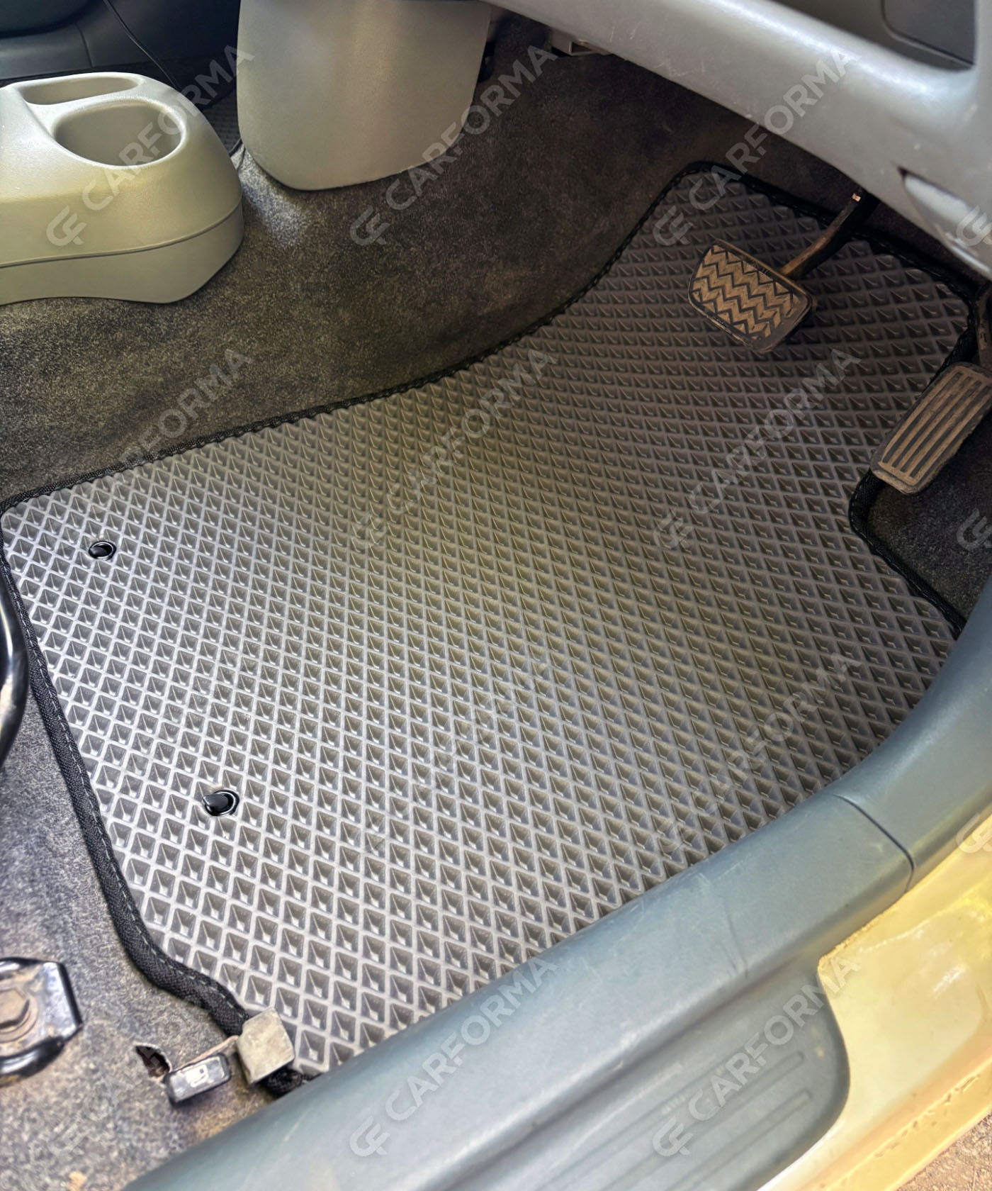 Ворсовые коврики на Toyota Vitz I 1998&nbsp;-&nbsp;2005 в Омске