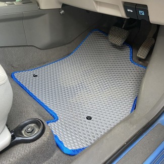 Коврики на Nissan Leaf (ZE0) 2009 - 2012 в Омске