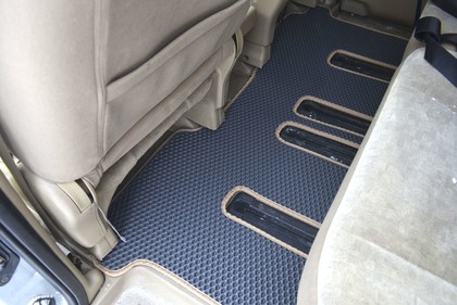 Ворсовые коврики на Nissan Serena (C24) 1999 - 2005 в Омске