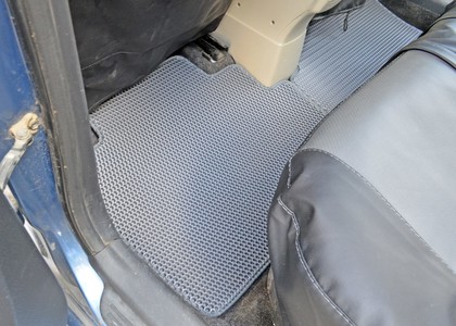 Коврики на Toyota Yaris II 2005 - 2011 в Омске