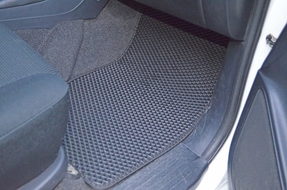 Коврики на Toyota Hilux VII 2008 - 2015 в Омске