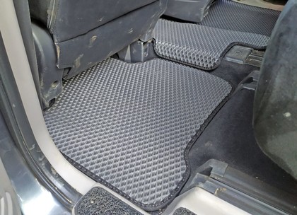 Коврики на Mitsubishi Grandis 2003 - 2009 в Омске