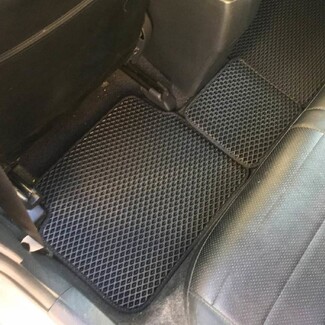 Ворсовые коврики на Toyota Corolla Axio (E14) 2006 - 2012 в Омске Ворсовые коврики на Toyota Corolla Axio (E14) 2006 - 2012 в Омске