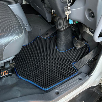 Коврики на Isuzu Forward V узкая кабина 2007 - 2025 в Омске
