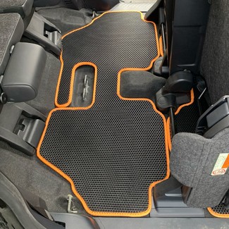 Коврики на Toyota Sienta II 2015 - 2022 в Омске