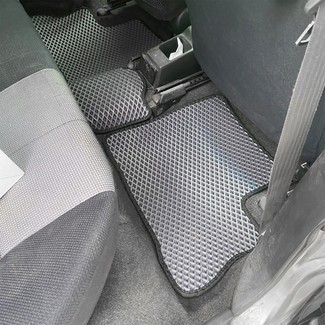 Коврики на Daihatsu Storia 1998 - 2004 в Омске