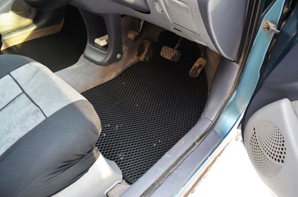 Ворсовые коврики на Toyota Raum I 1997 - 2003 в Омске