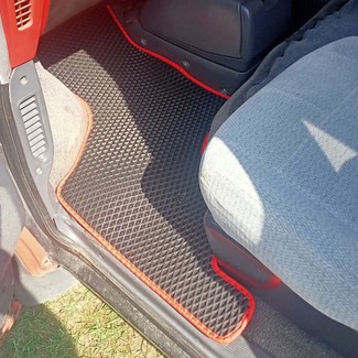 Ворсовые коврики на Toyota Estima I 1990 - 1999 в Омске