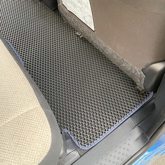 Коврики на Toyota Sienta II 2015 - 2022 в Омске