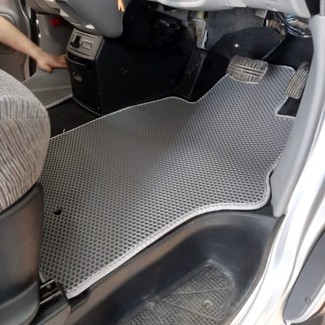 Коврики на Mitsubishi Delica 4 1994 - 2007 в Омске