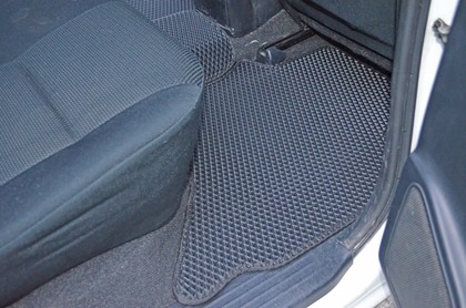 Коврики на Toyota Hilux VII 2008 - 2015 в Омске