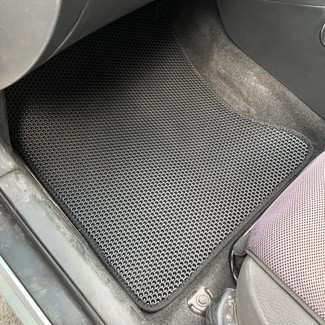 Коврики на Toyota Allex 2001 - 2006 в Омске