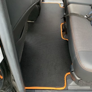 Коврики на Toyota Sienta II 2015 - 2022 в Омске