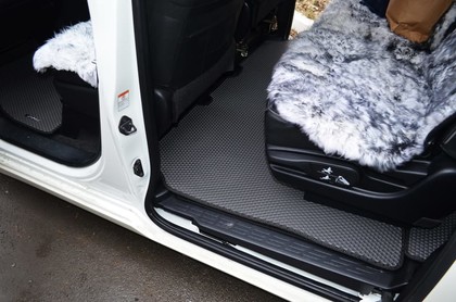 Коврики на Toyota Voxy (R80) 2014 - 2021 в Омске