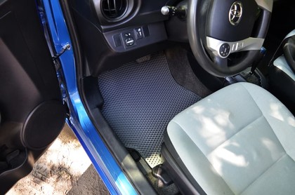 Коврики на Toyota Prius C 2011 - 2021 в Омске