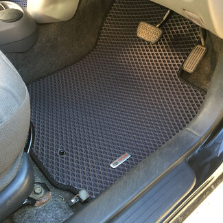 Ворсовые коврики на Toyota Vitz I 1998 - 2005 в Омске Ворсовые коврики на Toyota Vitz I 1998 - 2005 в Омске