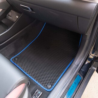 Ворсовые коврики на Geely Coolray 2018 - 2024 в Омске Ворсовые коврики на Geely Coolray 2018 - 2024 в Омске
