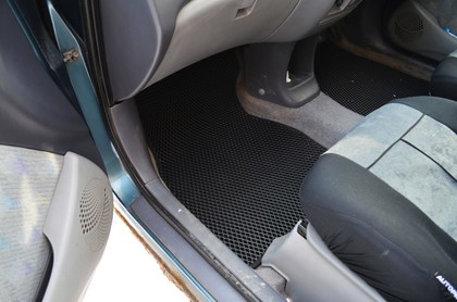 Ворсовые коврики на Toyota Raum I 1997 - 2003 в Омске
