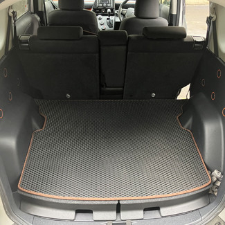 Коврики на Toyota Sienta II 2015 - 2022 в Омске