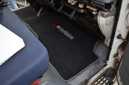 Коврики на Mitsubishi Fuso Canter VII широкая кабина 2002 - 2017 в Омске