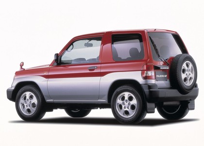 Коврики на Mitsubishi Pajero iO 1998 - 2007 в Омске