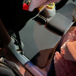 Ворсовые коврики на Toyota Vitz I 1998 - 2005 в Омске