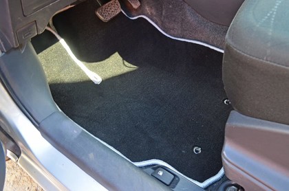 Коврики на Toyota Yaris II 2005 - 2011 в Омске