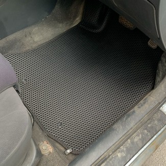 Коврики на Toyota Allex 2001 - 2006 в Омске