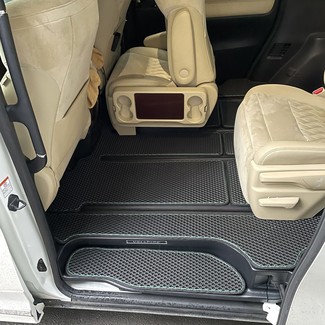 Ворсовые коврики на Toyota Vellfire (H30) 2015 - 2023 в Омске