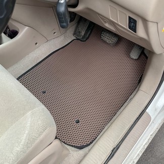 Коврики на Toyota Nadia 1998 - 2003 в Омске