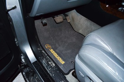 Ворсовые коврики на Toyota Sequoia II 2007 - 2022 в Омске