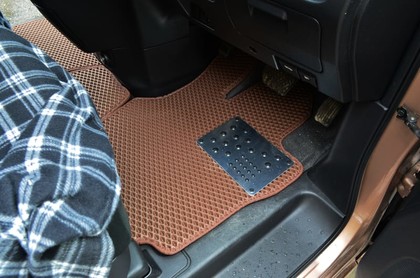 Коврики на Nissan Serena (C26) 2010 - 2016 в Омске