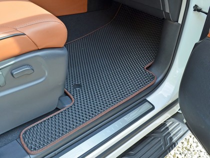 Коврики на Infiniti QX80 2013 - 2025 в Омске