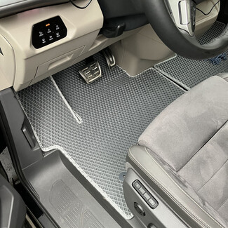 Ворсовые коврики на Volkswagen Multivan (T7) 2021 - 2026 в Омске Ворсовые коврики на Volkswagen Multivan (T7) 2021 - 2026 в Омске