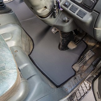 Коврики на Mitsubishi Fuso Canter VI узкая кабина 1991 - 2010 в Омске