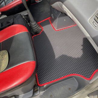 Коврики на Mitsubishi Space Gear 1994&nbsp;-&nbsp;2007 в Омске