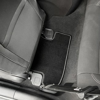 Коврики на Ford Mustang VI 2013 - 2023 в Омске