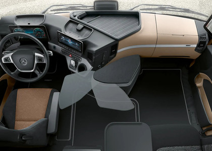 EVA коврики на Mercedes Actros MP4 MP5 тягач GigaSpace 2011 - 2025 в Омске