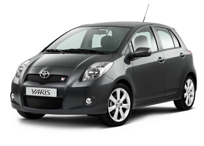 Коврики на Toyota Yaris II 2005 - 2011 в Омске