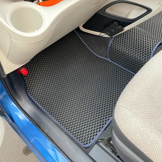 Коврики на Toyota Sienta II 2015 - 2022 в Омске