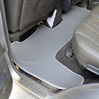 Коврики на Toyota Land Cruiser 70 2006 - 2025 в Омске