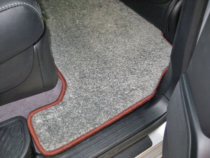 Коврики на Toyota Land Cruiser 200 2007 - 2021 в Омске