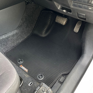 EVA коврики на Toyota Yaris IV 2019 - 2025 в Омске