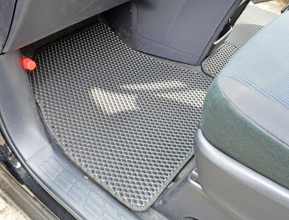 Ворсовые коврики на Toyota Esquire (R80) 2014 - 2021 в Омске