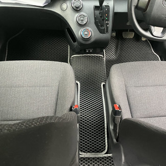Коврики на Toyota Sienta II 2015 - 2022 в Омске