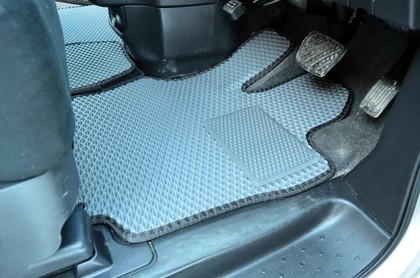 Коврики на Nissan Serena (C26) 2010 - 2016 в Омске