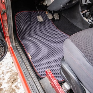 Коврики на Lada (ВАЗ) 2101, 2102, 2103, 2104, 2105, 2106, 2107 1970 - 2012 в Омске