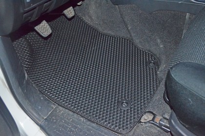 Коврики на Toyota Hilux VII 2008 - 2015 в Омске