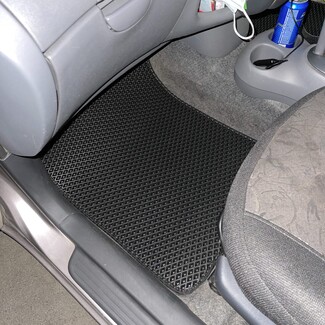 Ворсовые коврики на Toyota Vitz I 1998 - 2005 в Омске Ворсовые коврики на Toyota Vitz I 1998 - 2005 в Омске