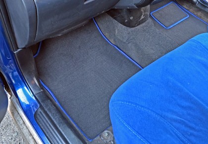 Ворсовые коврики на Toyota Bb I 2000 - 2005 в Омске